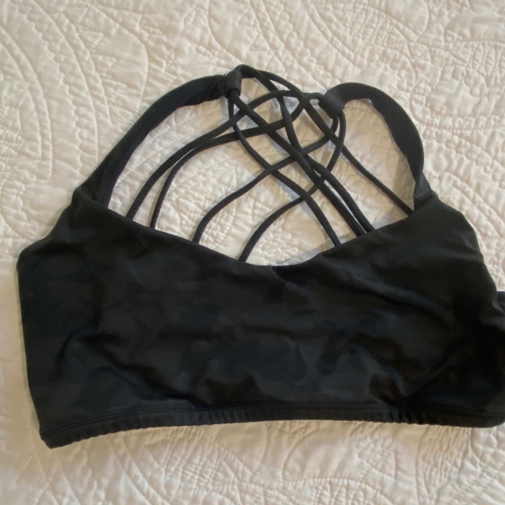 Lululemon Sports Bra - Black Camo
